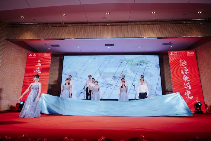 24.1、《我愛這藍色的海洋》江蘇運維公司 24.1、《我愛這藍色的海洋》江蘇運維公司